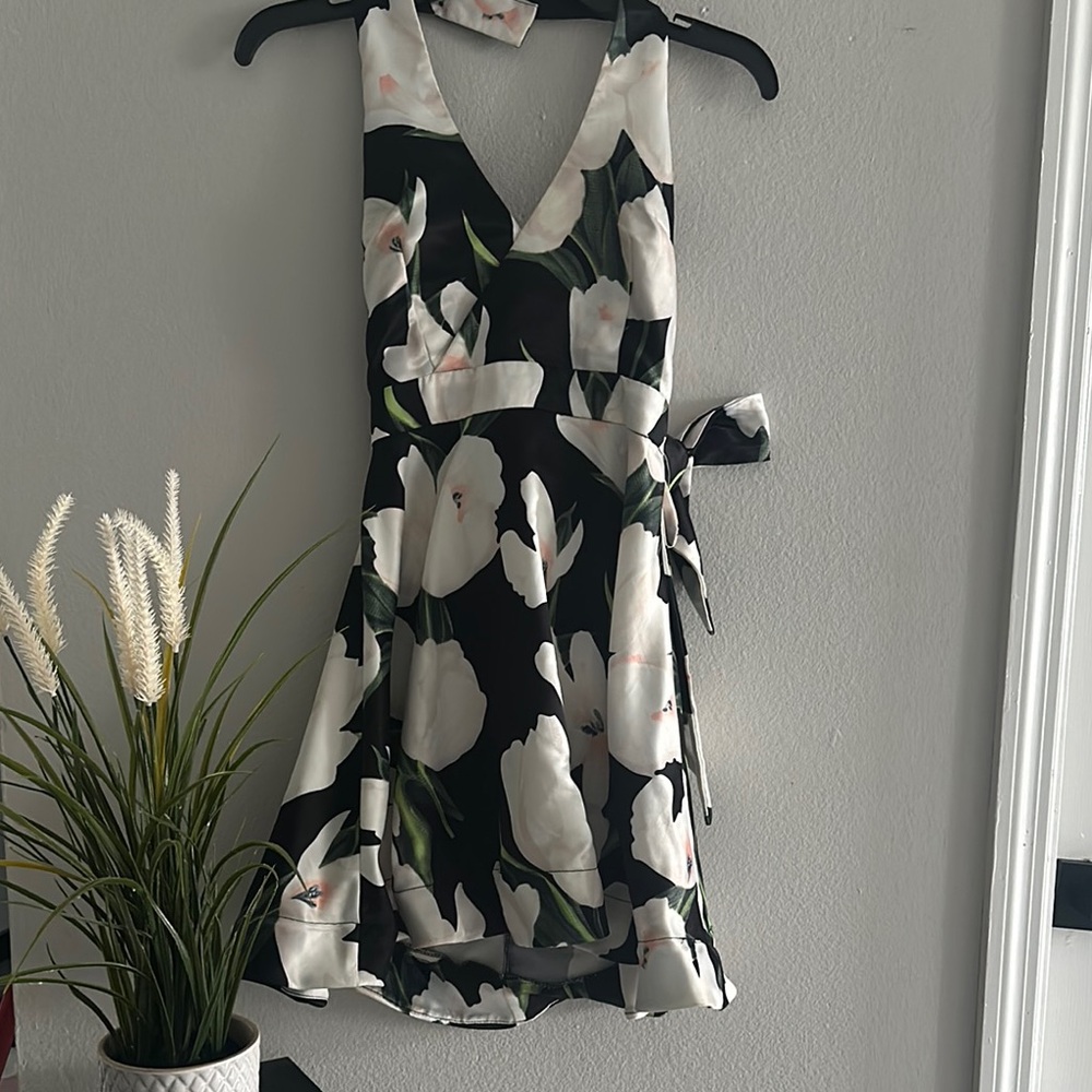 Designers Originals Black and White Floral Mini Dress